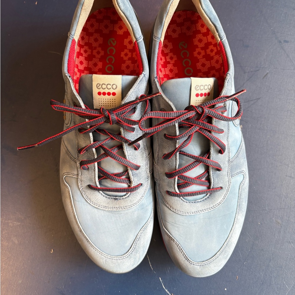 Ecco Men's Gray Sneakers with Red Accents